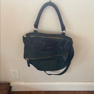 Elegant Black Leather Messenger Handbag